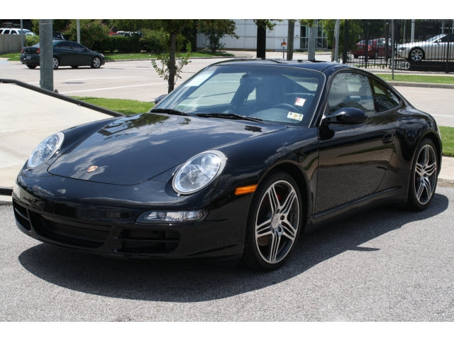 Name:  2007 911 C4S.bmp
Views: 321
Size:  900.1 KB