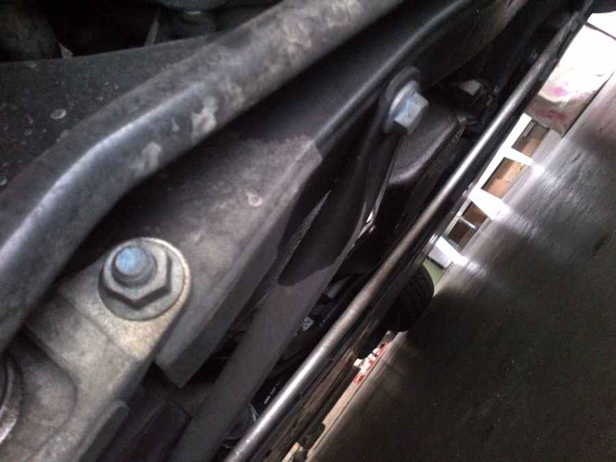 Name: oil leak.jpg
Views: 2053
Size: 204.4 KB