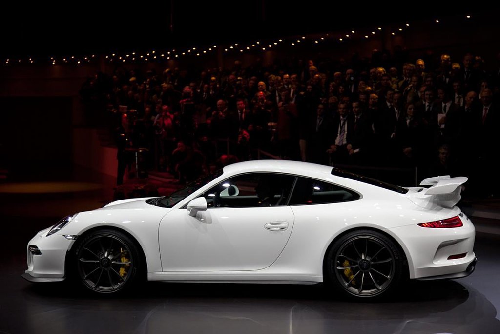 Click image for larger version

Name:	Porsche-911-GT3-2014-02.jpg
Views:	991
Size:	65.3 KB
ID:	247662