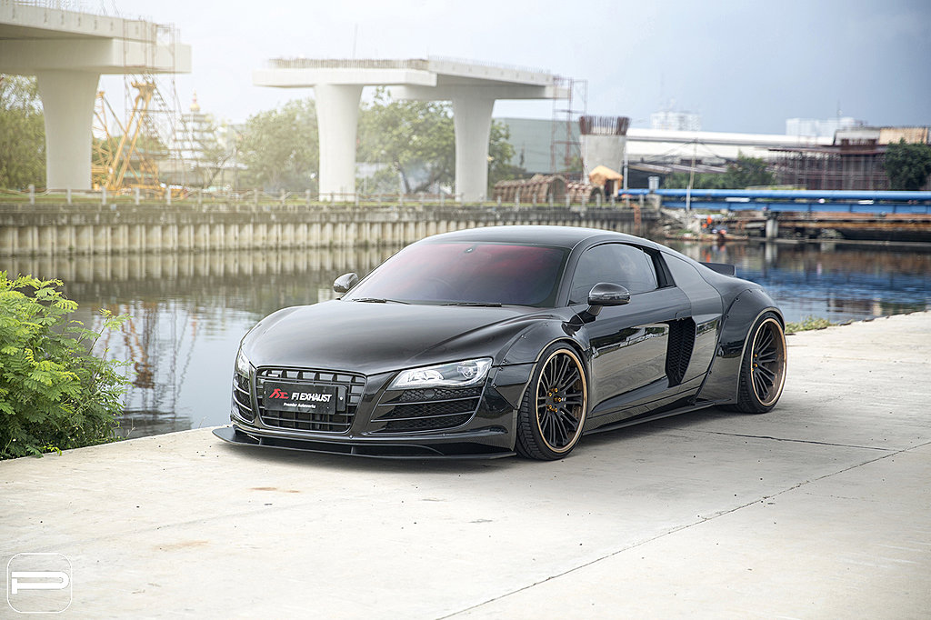 Click image for larger version

Name:	AUDIR8LIBERTYWALKPURLX077.jpg
Views:	132
Size:	935.1 KB
ID:	475742