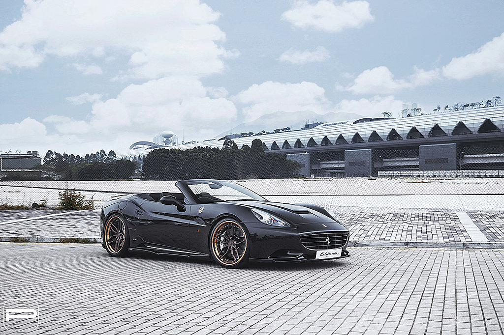 Click image for larger version

Name:	ferraricaliforniapurlx23010.jpg
Views:	25
Size:	724.9 KB
ID:	477080
