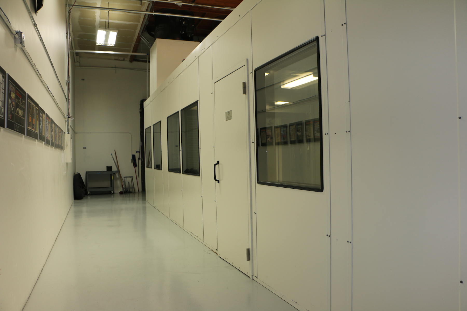 Name:  World_motorsports_wind_tunnel_dyno_viewing_area_from_front.jpg
Views: 75
Size:  576.3 KB