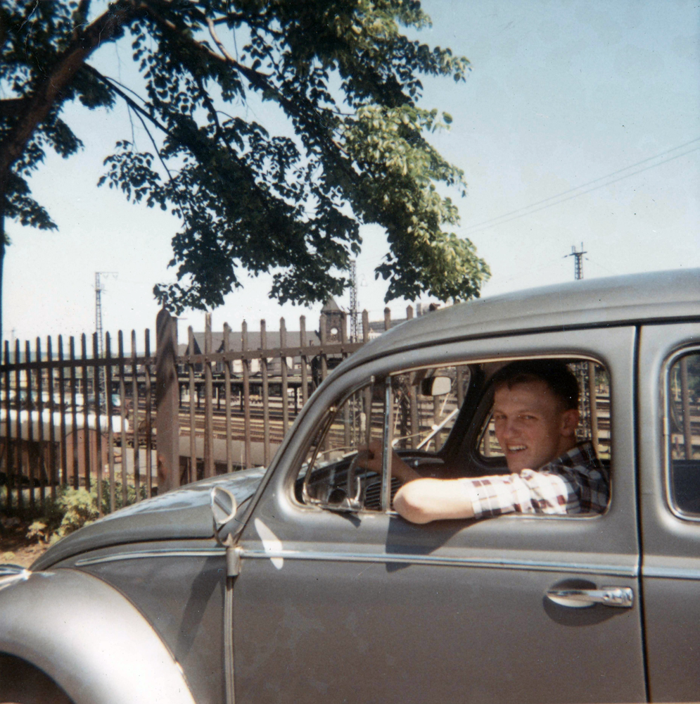 Name:  1966jerryinhisVWinGermanysm_zps4cdcbd1d.jpg
Views: 83
Size:  839.3 KB