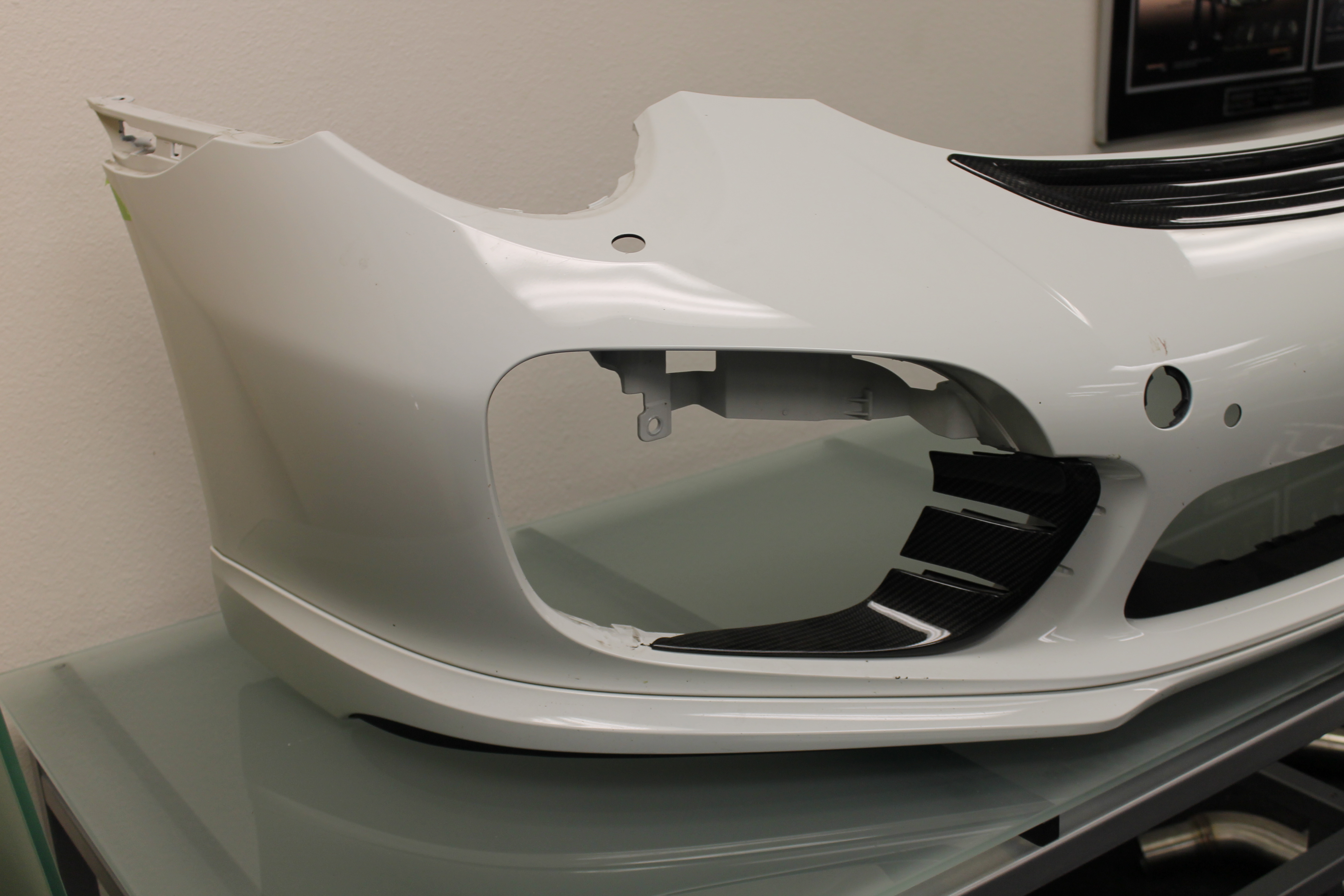 Name:  Porsche_991_turbo_front_bumper_white_techart_aerowings_Techart_air_outlet_carbon_fiber_.jpg
Views: 217
Size:  2.77 MB