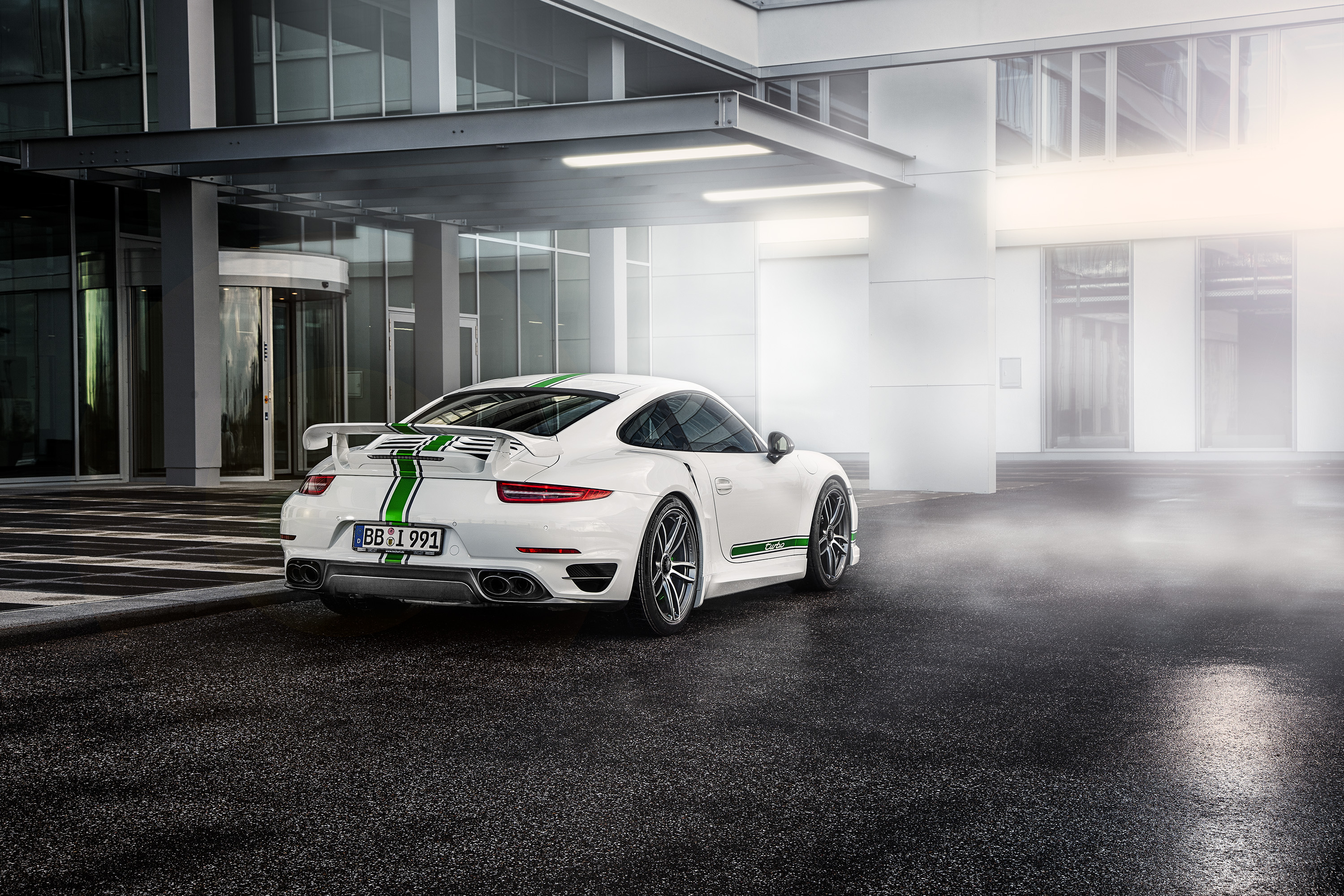 Name:  991TurboRearDiffuserCarbon_zps72e4da13.jpg
Views: 61514
Size:  2.09 MB