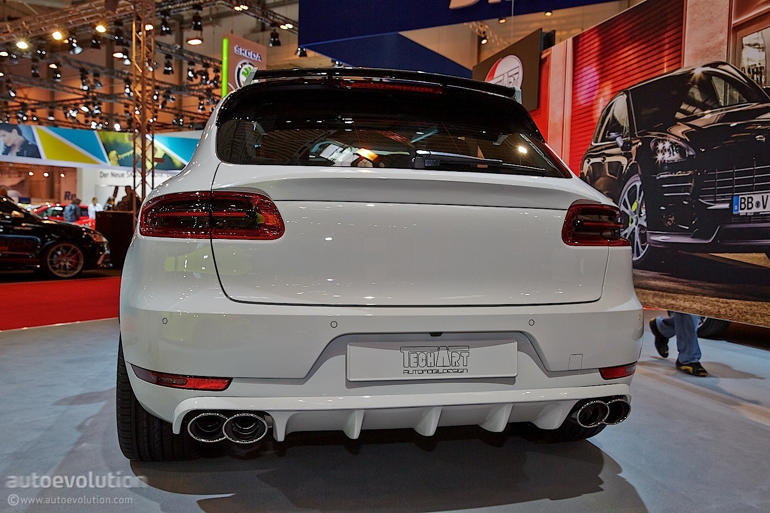 Name:  Macan%20Rear%20Trunk%20Spoiler_zpsroqfn5mo.jpg
Views: 60
Size:  371.4 KB