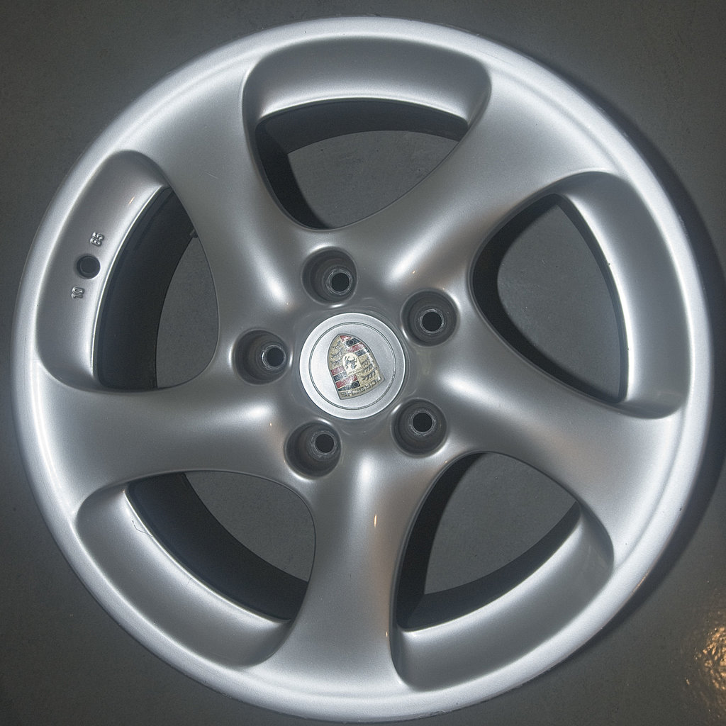 Click image for larger version

Name:	996 wheels rear 2.jpg
Views:	45
Size:	841.2 KB
ID:	513565