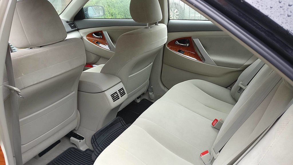 Click image for larger version

Name:	backseat.jpg
Views:	26
Size:	159.3 KB
ID:	518024