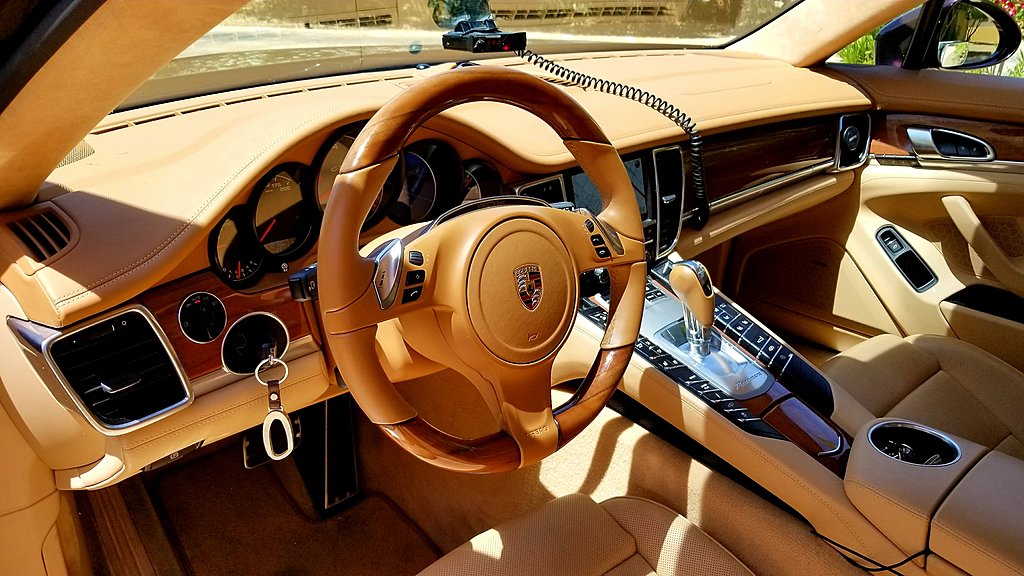 Click image for larger version

Name:	Panamera GTS 01 Inside.jpg
Views:	39
Size:	1.51 MB
ID:	525649