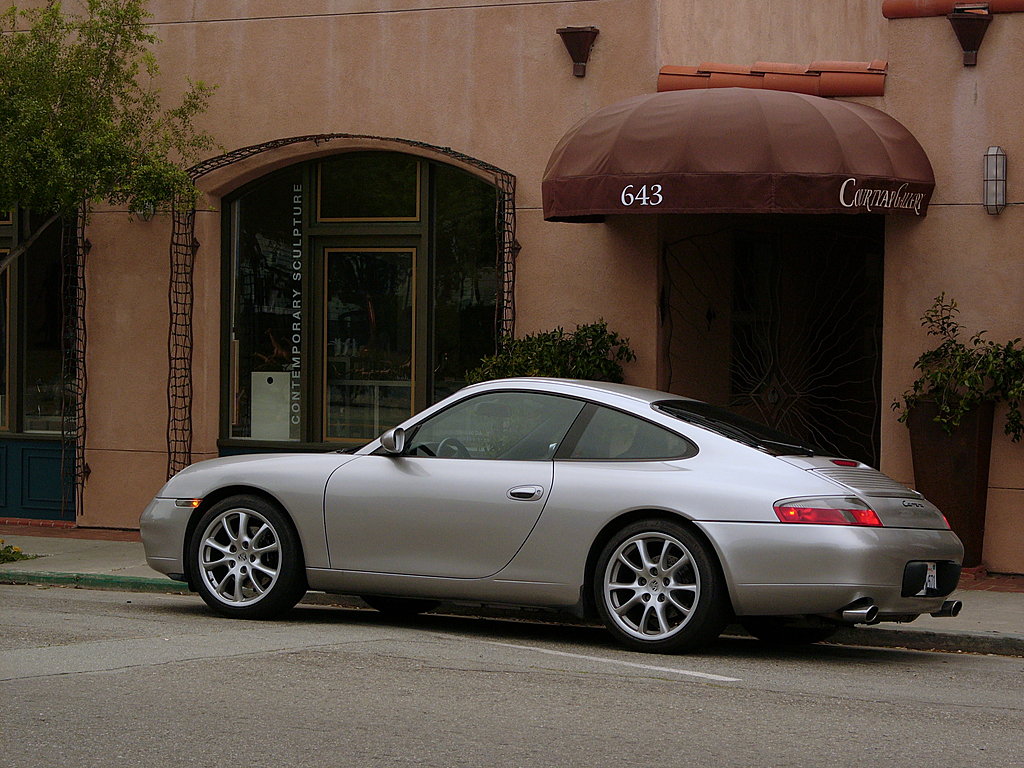 Click image for larger version

Name:	GT3 Wheels on 996.jpeg
Views:	33
Size:	1.92 MB
ID:	526755