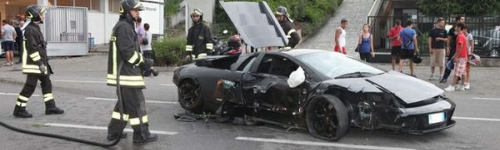 Lamborghini Murcielago Crashes into BMW Dealership in Italy