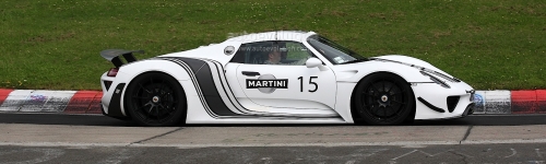 Porsche 918 Spied in Martini Livery