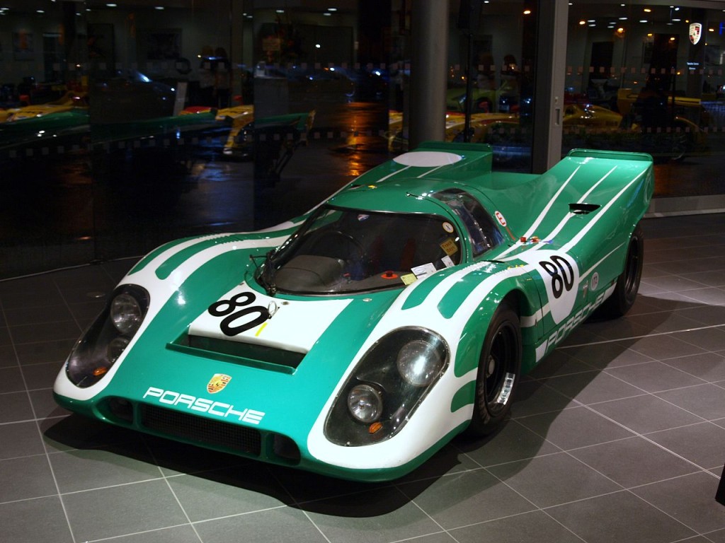 1280px-Porsche_917_front_side_David_Piper