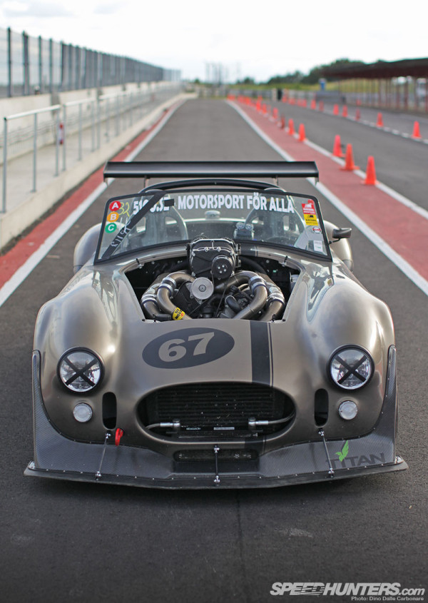 V12-Cobra-11