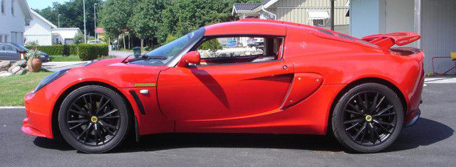 Heroic Swedish Man Swaps M5 V10 into Lotus Exige