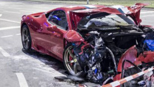 Ferrari 458 Italia Speciale Wrecked by a Smart Car