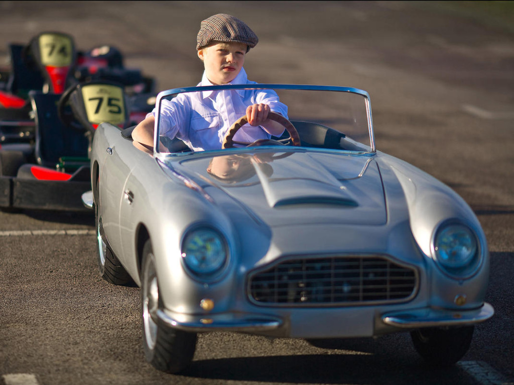 Aston martin mini