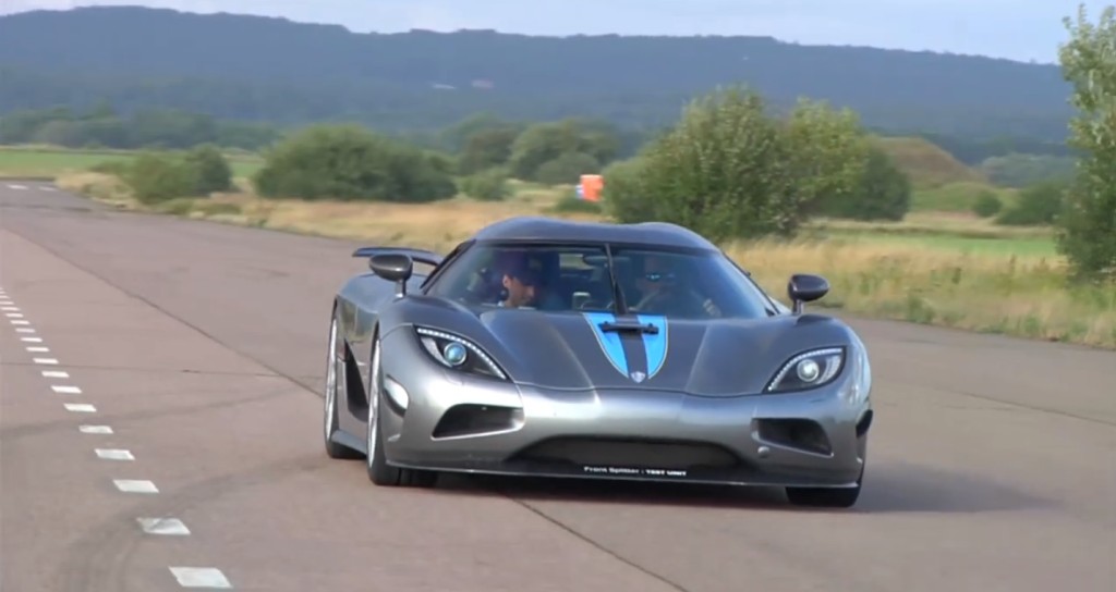 koenigseggAgeraCrabWalk-