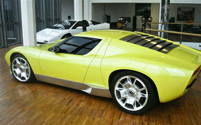 lamborghini-miura-concept-rear