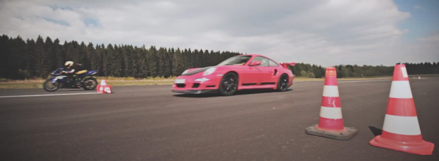 Watch a Yamaha R1 Race a Porsche GT2, RS6, & R8 V10