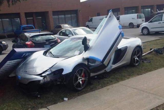 mclaren-650s-crash-dealer-5