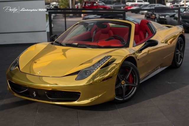 Lamborghini or Ferrari, Which Looks Better in Gold?