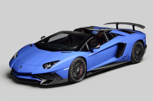Lamborghini Unveils Aventador SV Roadster