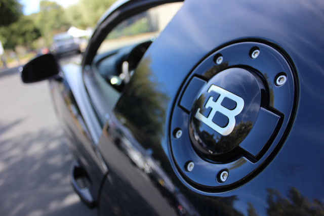 6SpeedOnline Gives Bugatti Veyron One Final Thrashing