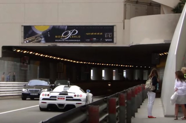 Koenigsegg Scares Woman Half to Death