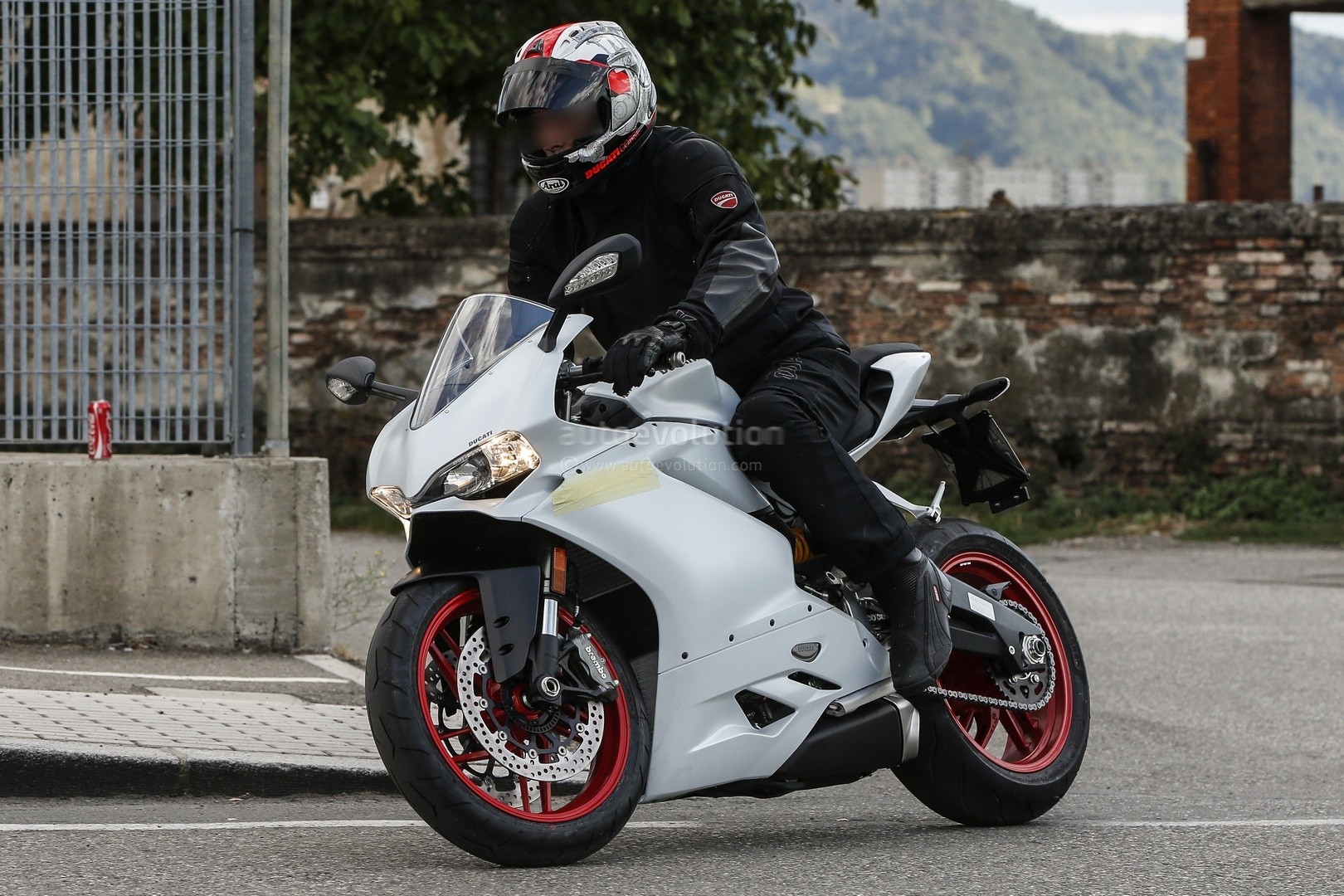 meet-the-ducati-959-panigale-in-the-flesh-photo-gallery_2