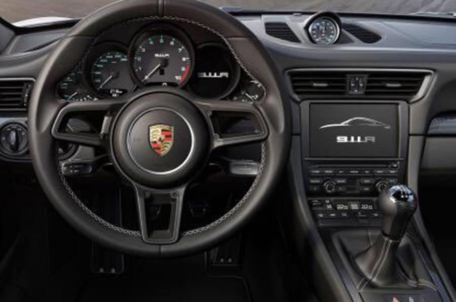 porsche911r-05