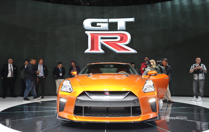 2017-nissan-gtr-debut-nyc3