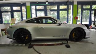 That’s a Wrap: 2017 Porsche 911 R Gets a New Matte Aluminum Skin