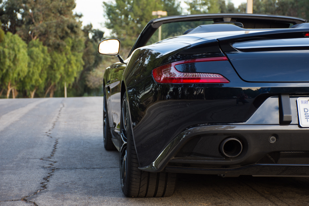 aston-martin-vanquish-volante-20