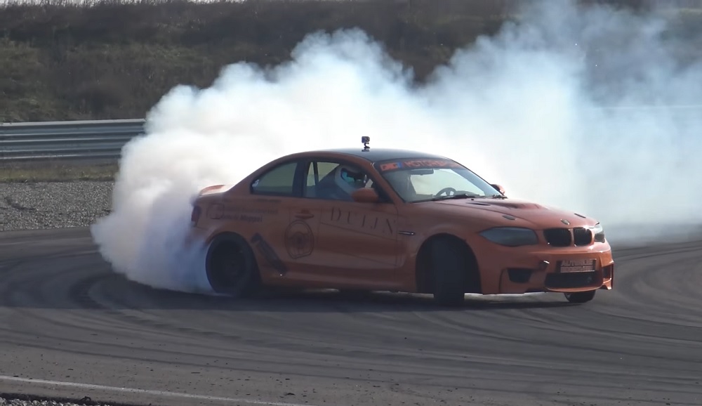 6speedonline.com V10 M5 1M E82 drift