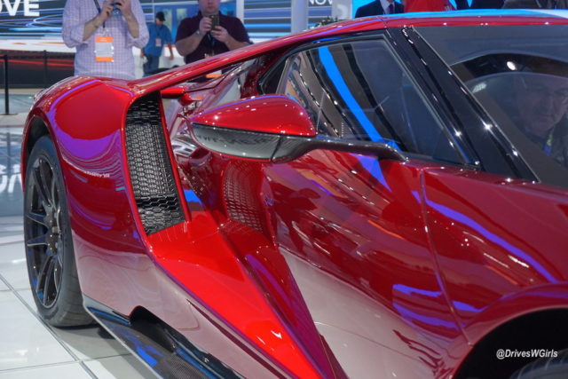 Production-Ready Ford GT Makes Detroit Appearance