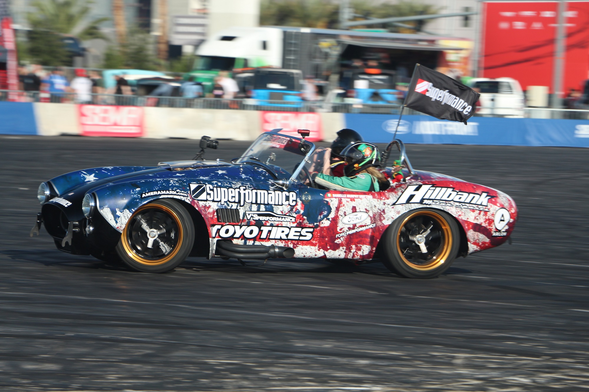 6SpeedOnline.com SEMA 2017 Superformance Hillbank V's Performance Ford MKIII Cobra Drift Drifting Sideshow
