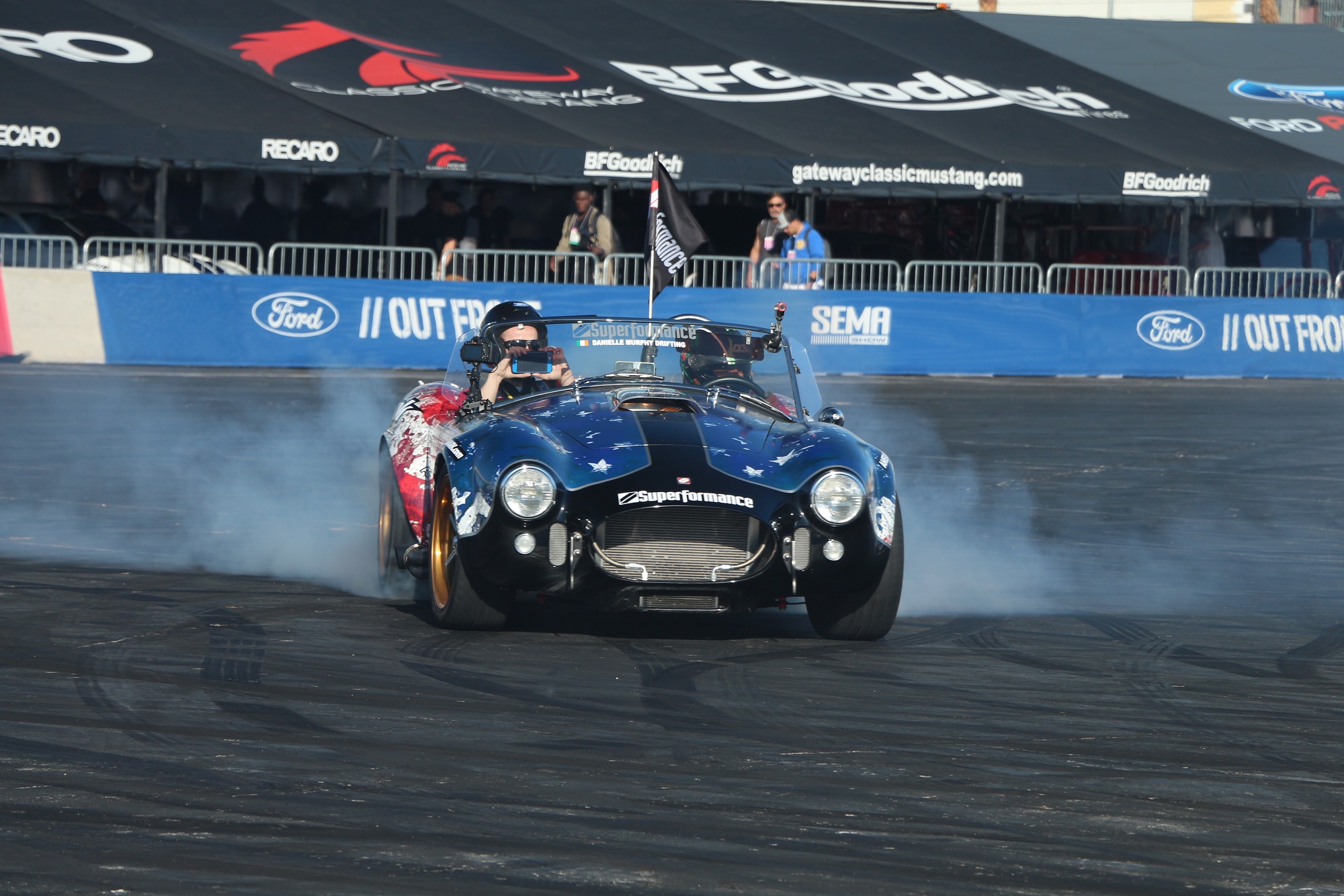 6SpeedOnline.com SEMA 2017 Superformance Hillbank V's Performance Ford MKIII Cobra Drift Drifting Sideshow