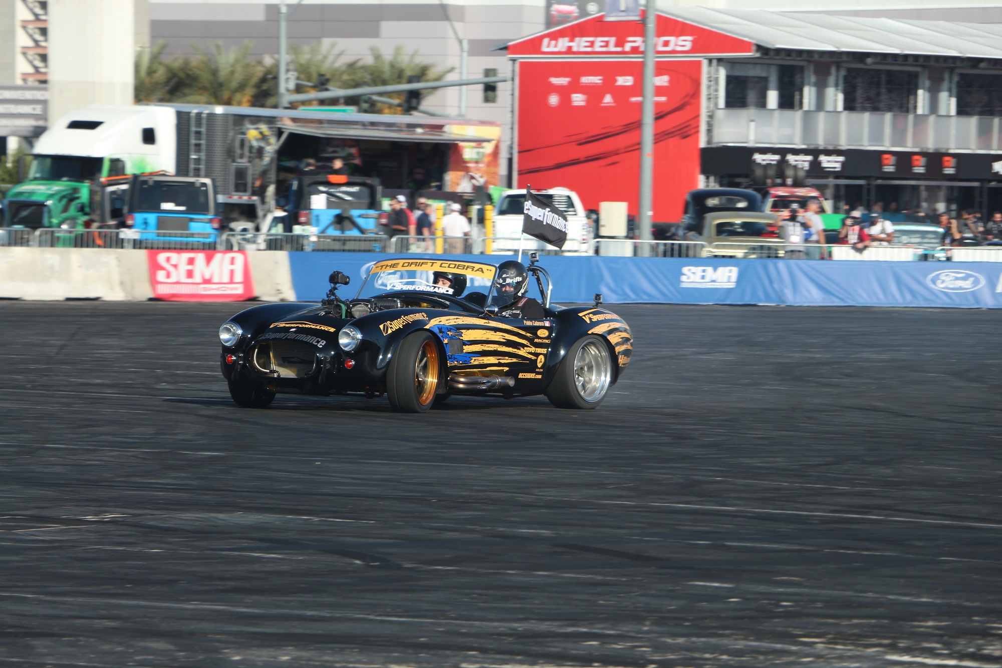 6SpeedOnline.com SEMA 2017 Superformance Hillbank V's Performance Ford MKIII Cobra Drift Drifting Sideshow
