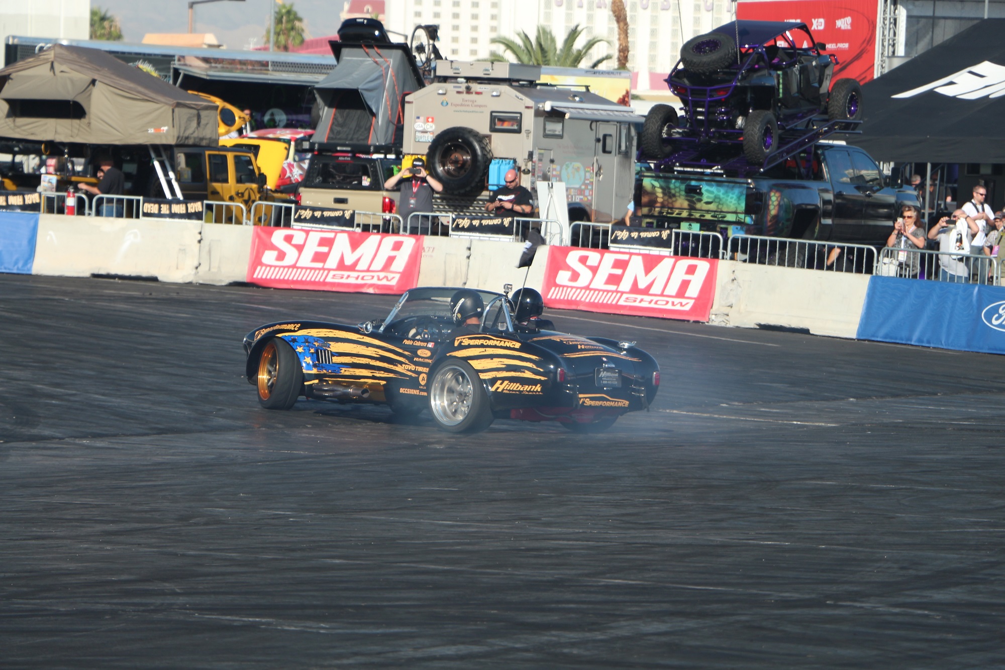 6SpeedOnline.com SEMA 2017 Superformance Hillbank V's Performance Ford MKIII Cobra Drift Drifting Sideshow