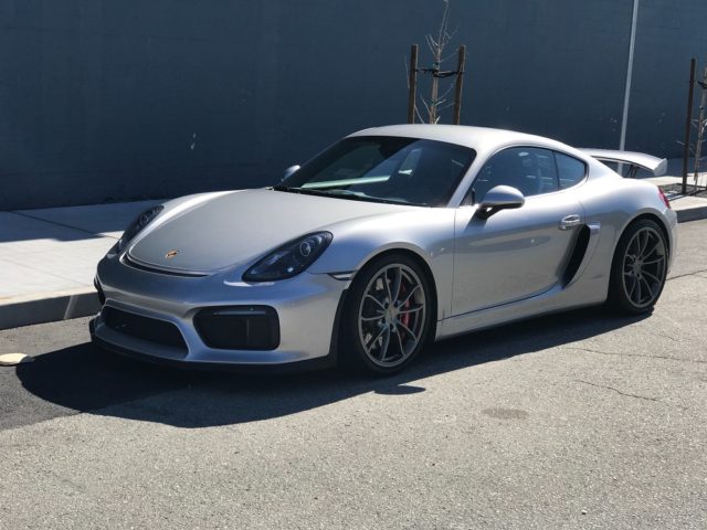 Porsche Cayman GT4