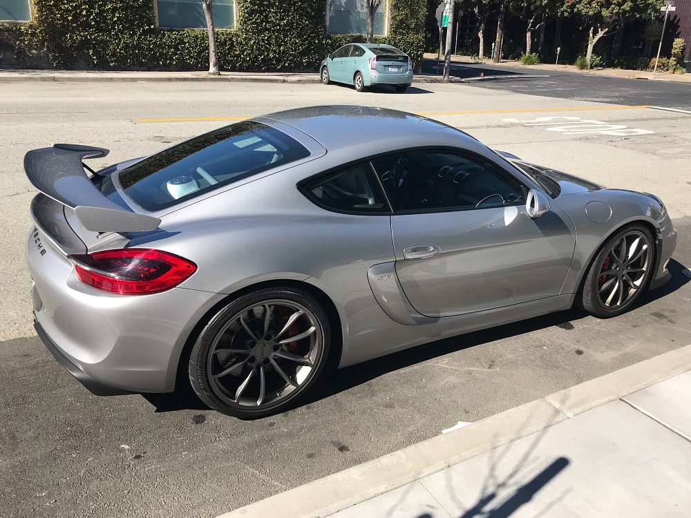 Porsche Cayman GT4