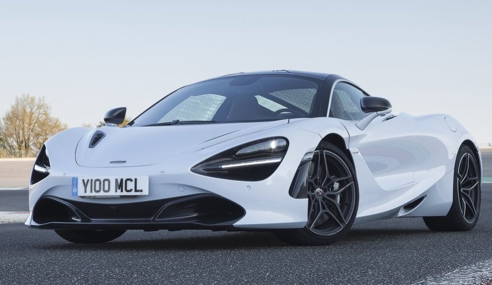 2018 McLaren 720S in white
