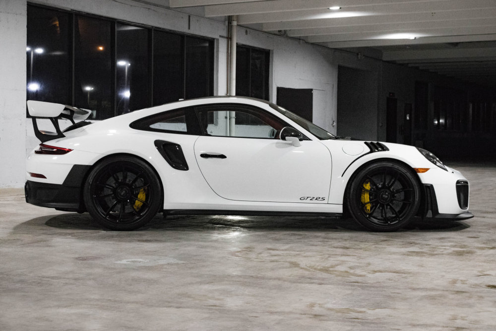 Porsche 911 GT2 RS Side