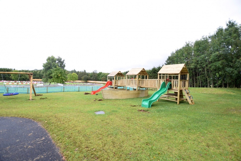 Irish Mansion with Go-Kart Track 6SpeedOnline.com