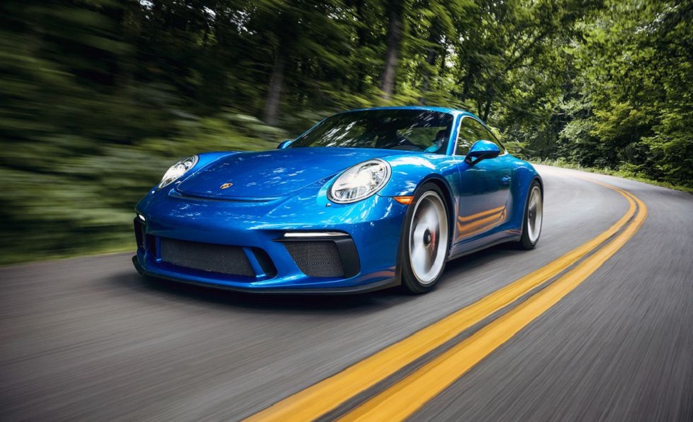 6speedonline.com 2018 Porsche 911 GT3 Battles Aston Martin Vantage and Mercedes-AMG GT C