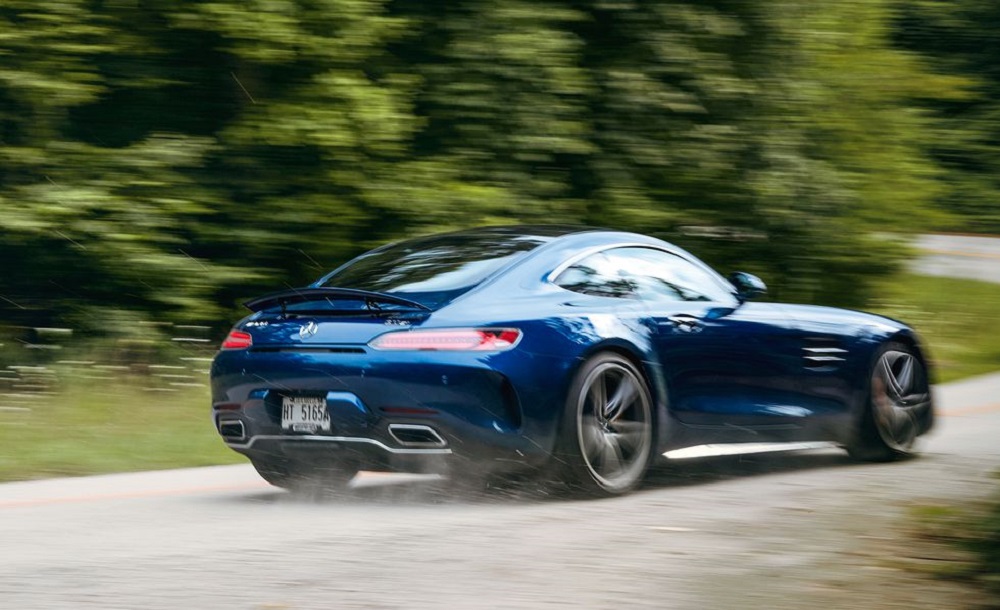 6speedonline.com 2018 Porsche 911 GT3 Battles Aston Martin Vantage and Mercedes-AMG GT C