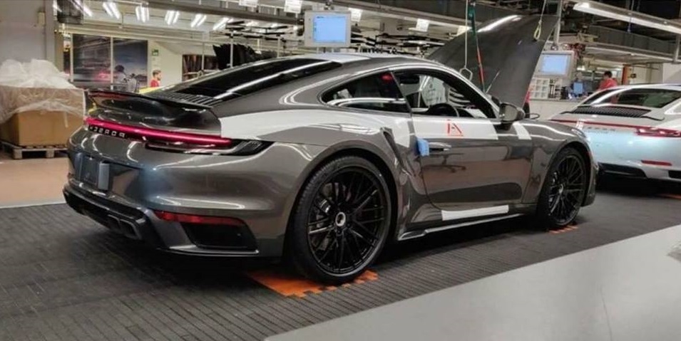 992 Porsche 911 Turbo Leaked!