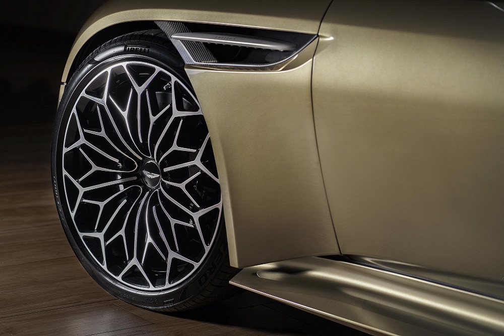 Aston Martin On Her Majesty's Secret Service DBS Superleggera