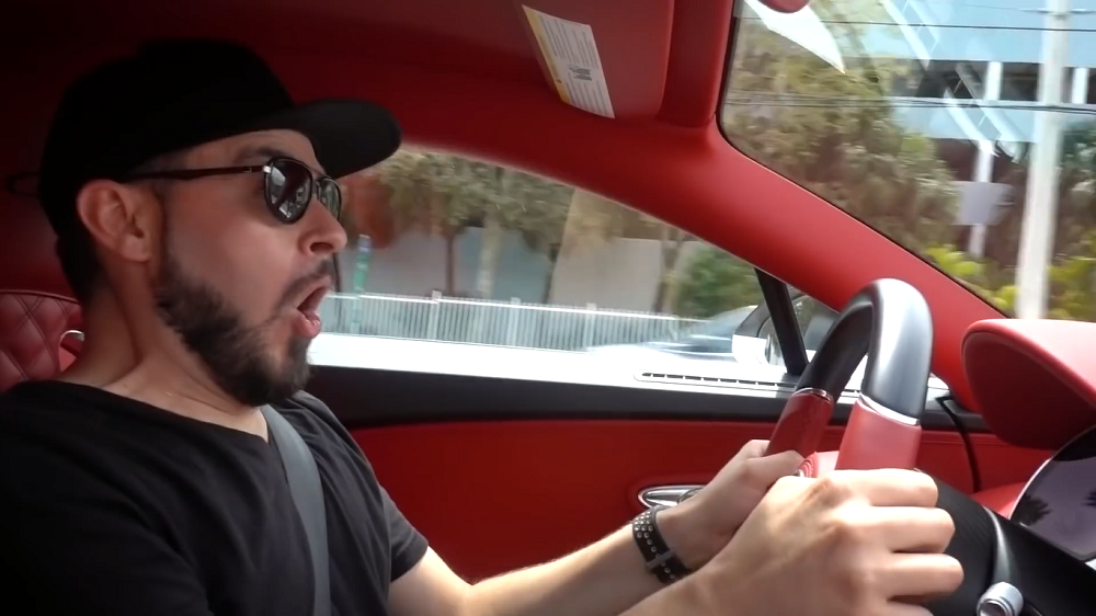6speedonline.com Salomondrin Takes the Bugatti Chiron for a Spin